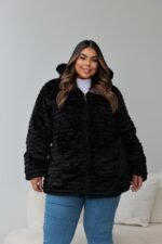 Jaqueta Puffer Dupla Face Plus Size com Capuz e Forro de Pelúcia - Imagem 2