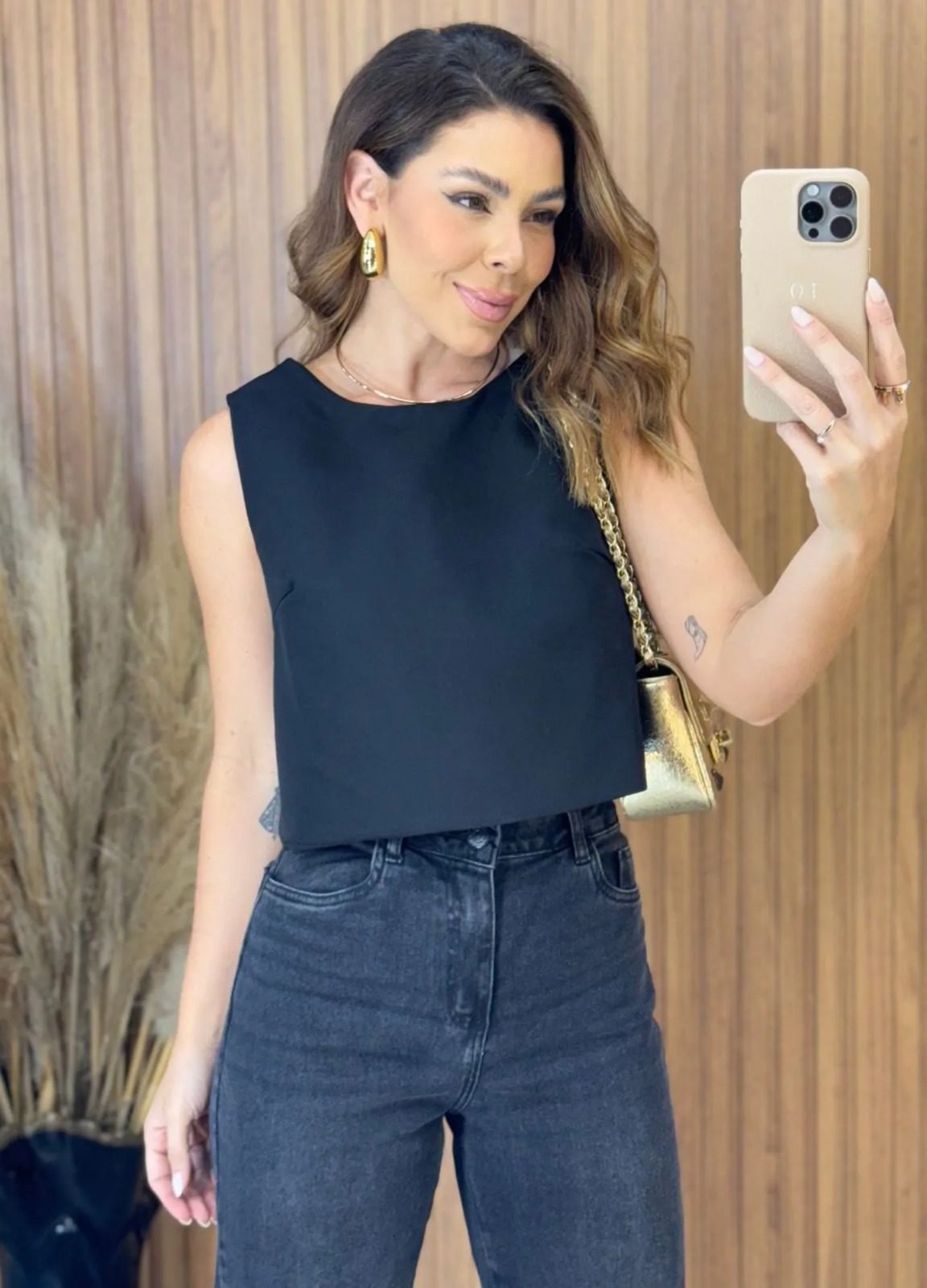 45-62_1600x2000 Blusa Regata Alfaiataria - Imagem 1