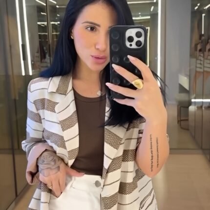 Blazer Feminino Listrado de Alfaiataria