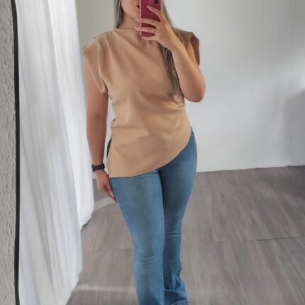 Blusa Feminina Alfaiataria Assimétrica