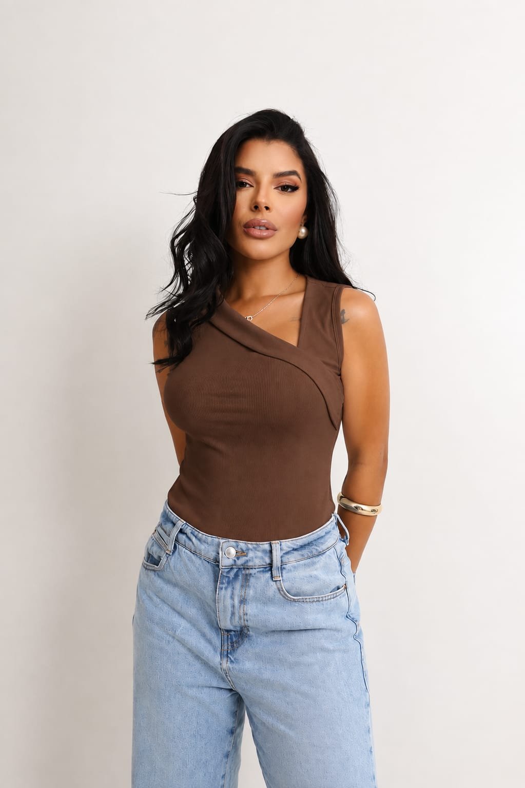 Blusa Feminina Canelada com Decote Assimétrico Transpassado