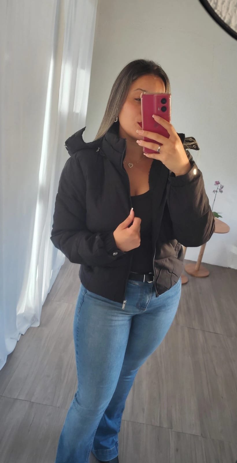 Jaqueta Puffer Feminina com Capuz Preta