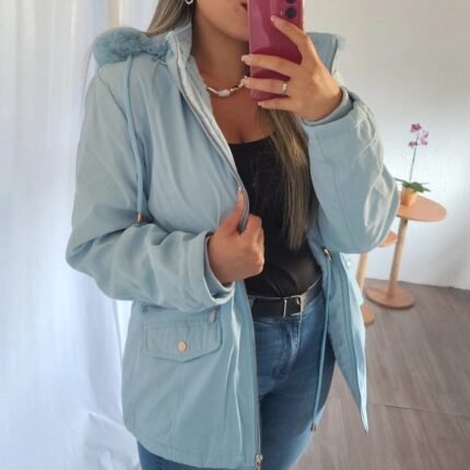 Parka Feminina com Capuz e Pelo
