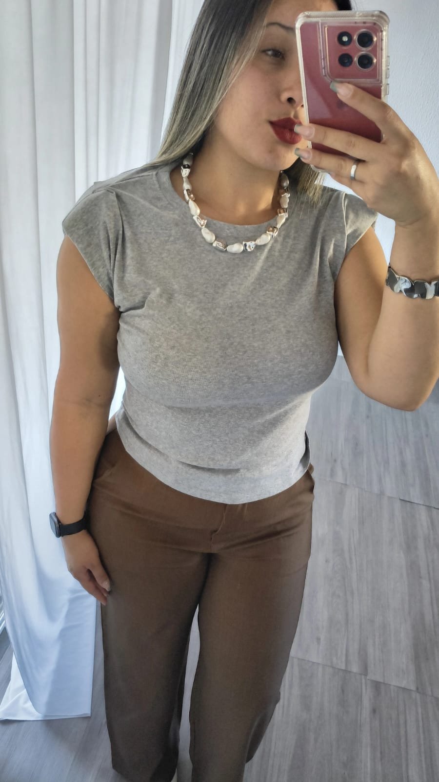 Blusa Feminina Básica com Ombreiras - Imagem 3