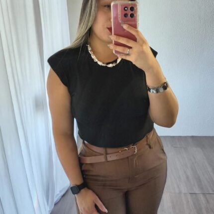 Blusa Feminina Básica com Ombreiras