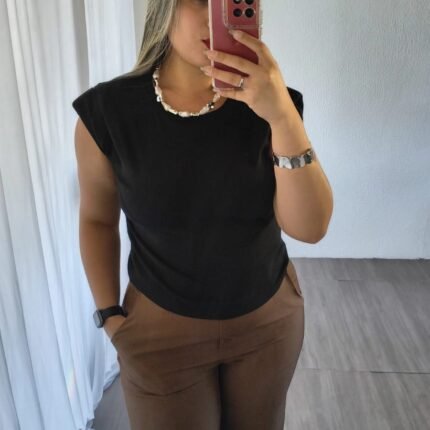 Blusa Feminina Básica com Ombreiras